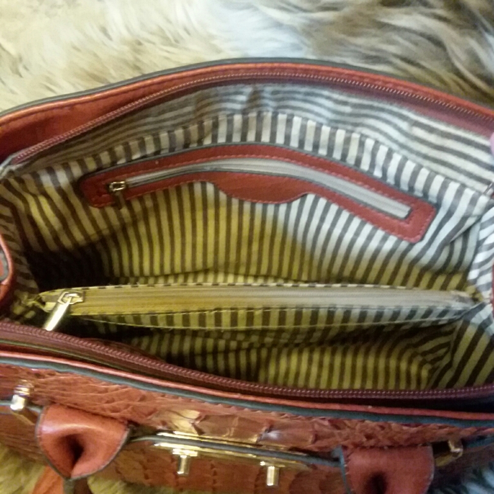 Purse - Picture 4 of 10